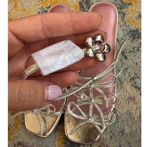 Lisa Says Gah Carrie Bow Sandals - Picture 6 of 9